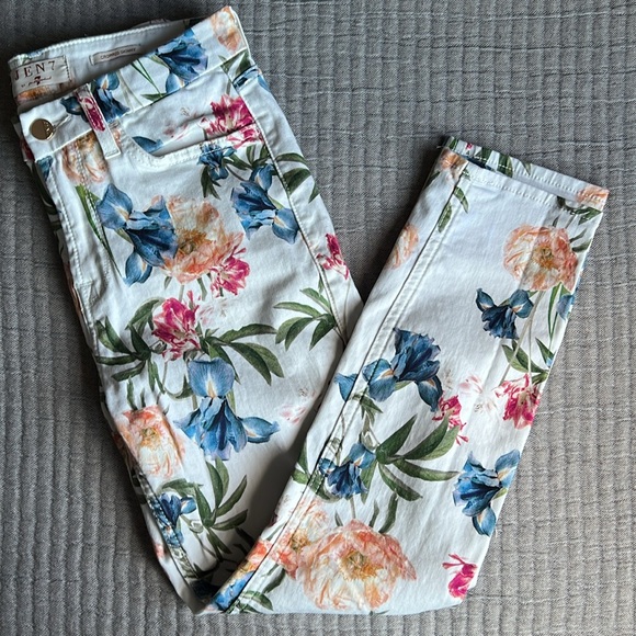 7 For All Mankind | Jen7 Cropped Skinny Jean - Picture 1 of 5